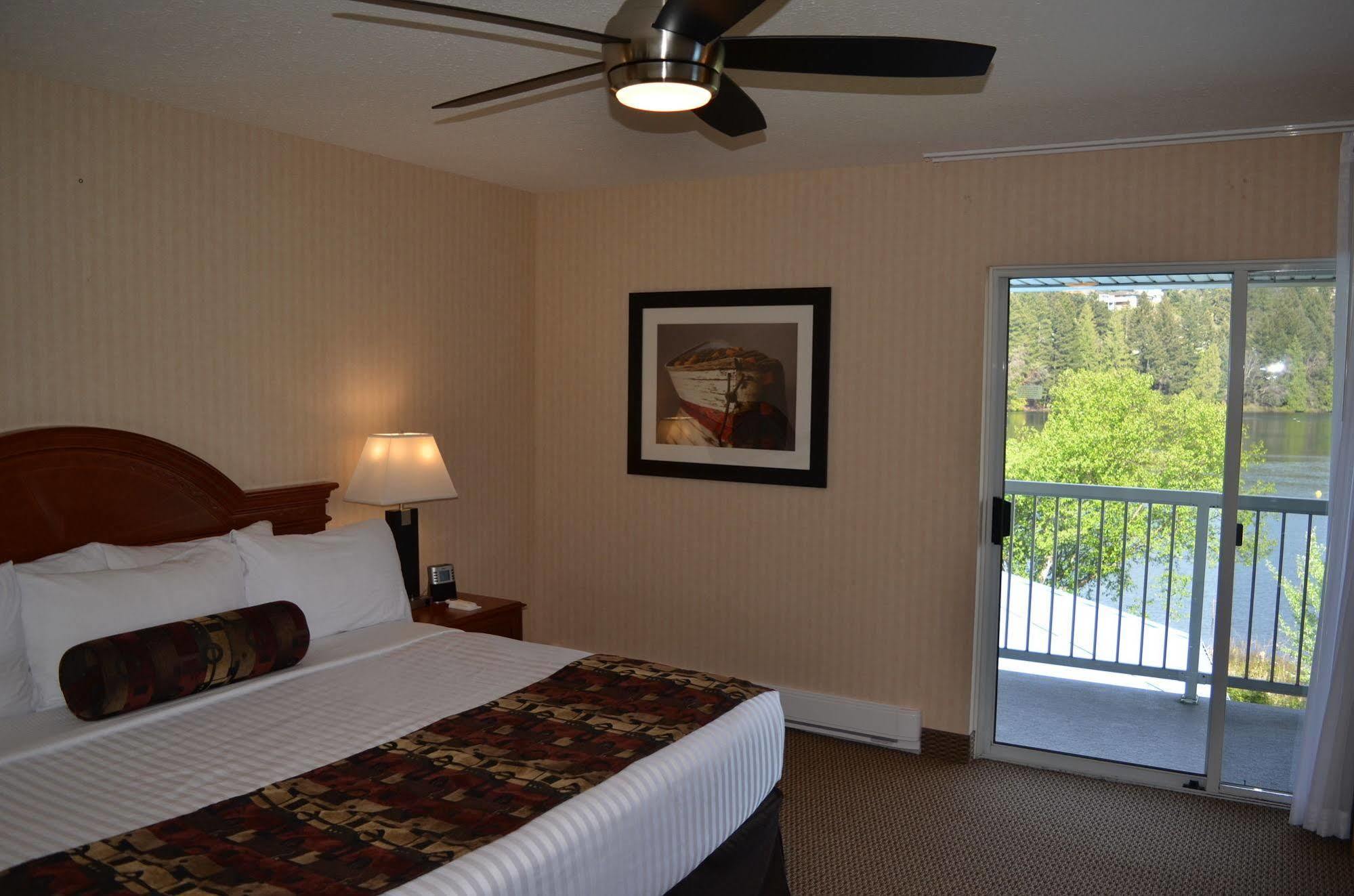 Inn On Long Lake Nanaimo Kültér fotó
